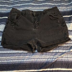 SHEIN Black Curve 1XL Denim Shorts